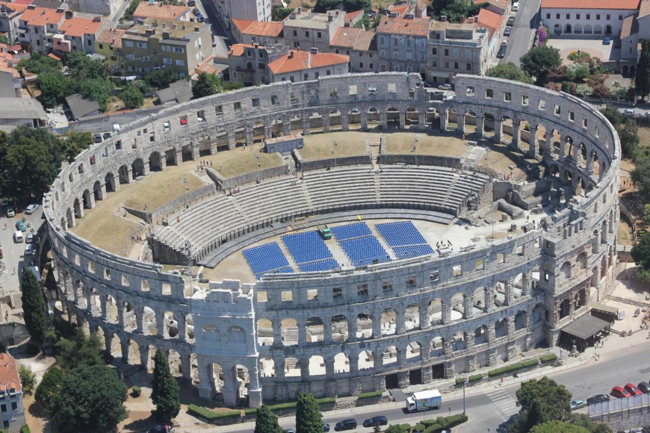 Domus Maria With Swimming Pool And Free Parking Banjole Exterior foto